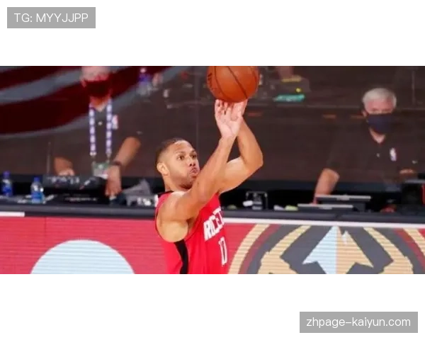 乌度卡末节启用小史密斯三分 连续两记远投缩小分差